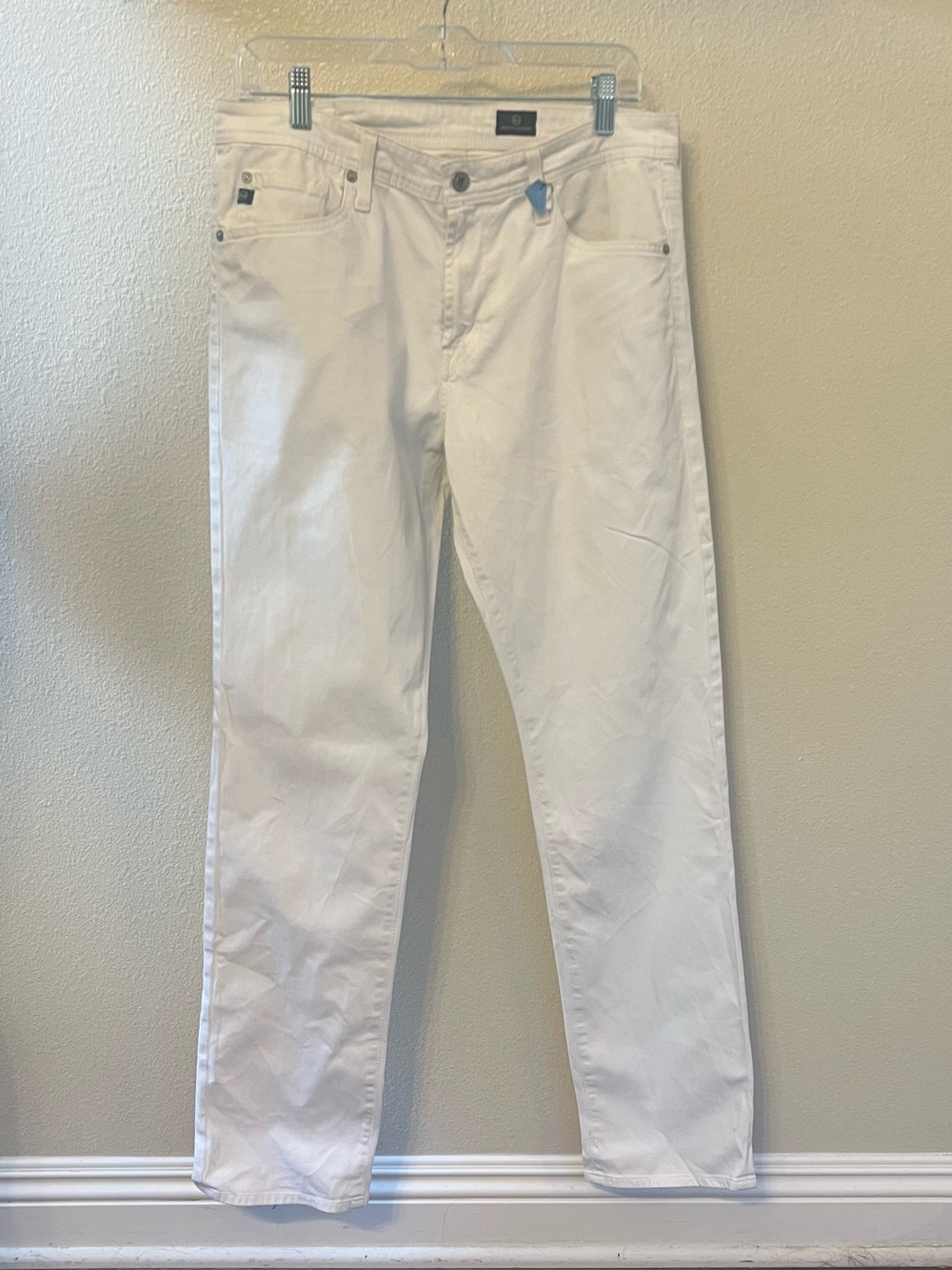 Ag Adriano Goldschmied Men's White Straight Jeans. Size 32.